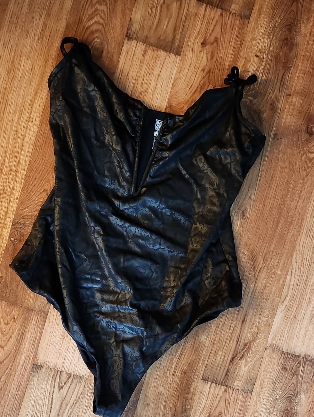 DIXXON Black Satin V-Neck Jacquard Bodysuit